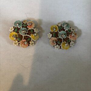 Leru clip earrings gold tone colorful flower wreath rhinestones